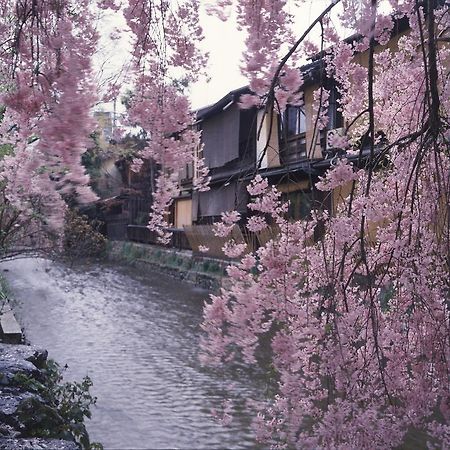 Отель Holzbau Higashiyama Киото Экстерьер фото